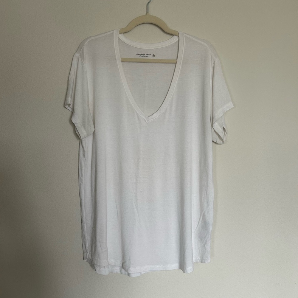 Essential V-Neck Tee